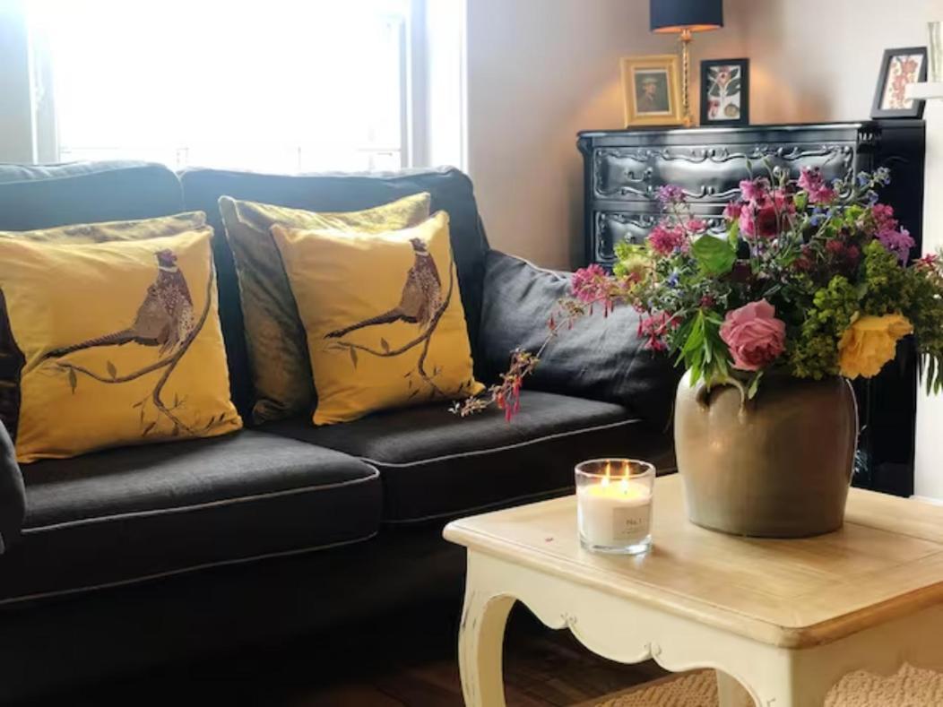 Pass The Keys Old Beams Luxury Style & Comfort In Town Centre Bakewell Exterior foto